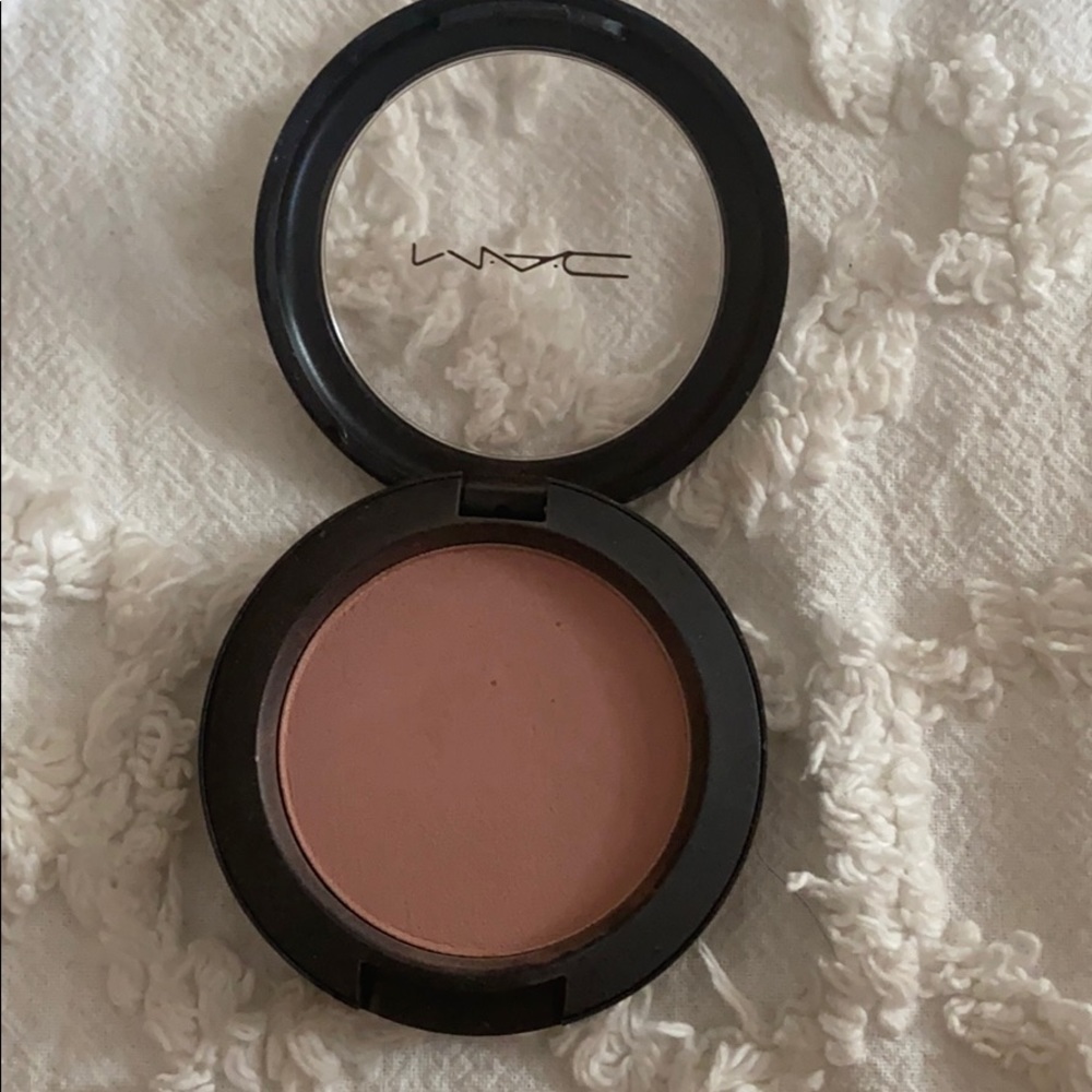 Mac blush in cubic